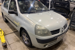 Renault Symbol I, 2004 года с пробегом 212 004 км