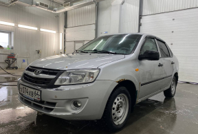 LADA Granta седан, 2012 года с пробегом 188 473 км