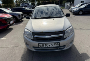 LADA Granta седан, 2012 года с пробегом 200 000 км