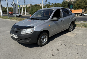 LADA Granta седан, 2013 года с пробегом 240 500 км
