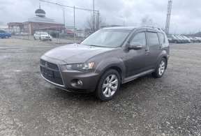 Mitsubishi Outlander II XL, 2010 года с пробегом 176 439 км