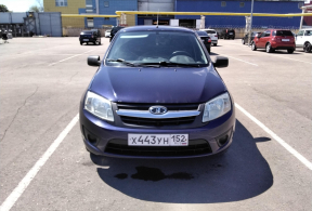 LADA Granta седан, 2015 года с пробегом 131 000 км