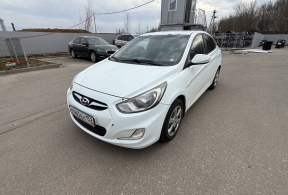 Hyundai Solaris седан, 2011 года с пробегом 233 000 км