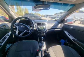 Hyundai Solaris хэтчбек, 2012 года с пробегом 167 729 км