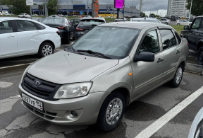 LADA Granta седан, 2012 года с пробегом 223 798 км