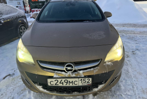 Opel Astra J Hatch. 5 dr, 2013 года с пробегом 170 000 км