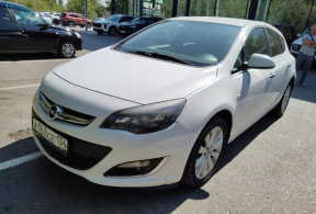 Opel Astra J Hatch. 5 dr, 2013 года с пробегом 161 069 км
