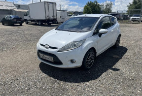 Ford Fiesta седан, 2009 года с пробегом 275 000 км