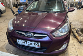Hyundai Solaris седан, 2011 года с пробегом 240 000 км