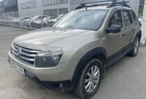 Renault Duster, 2013 года с пробегом 176 626 км